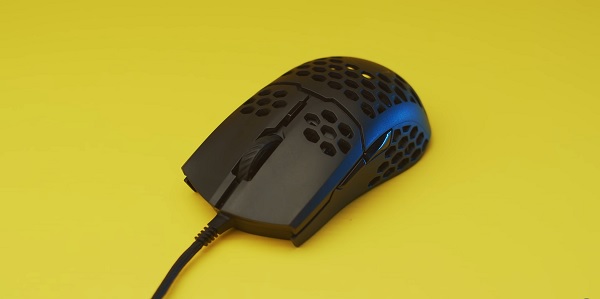 cooler master mm710 gaming mouse 3