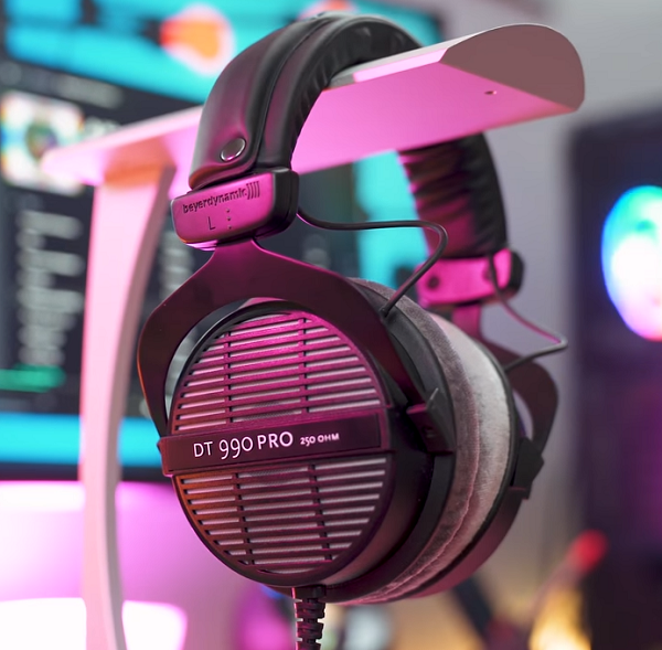 beyerdynamic dt 990 pro